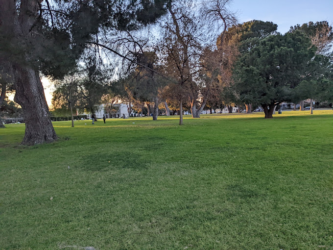 Randal D. Simmons Park: A Tranquil Retreat in Reseda, CA